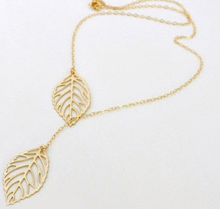 Collier à pendentif deux feuilles